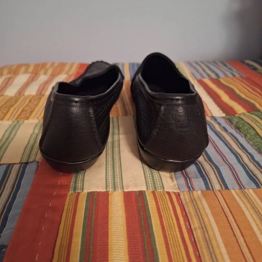 SAS Easy Times Women's Black Leather Slip-on Flats Size 8.5